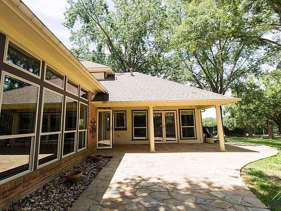 4th image of 1605 Royal Oak Dr