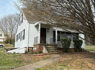 1403 Everett Ave, Maryville, TN 37804