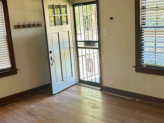 4th image of 3253 Overland Pl #2
