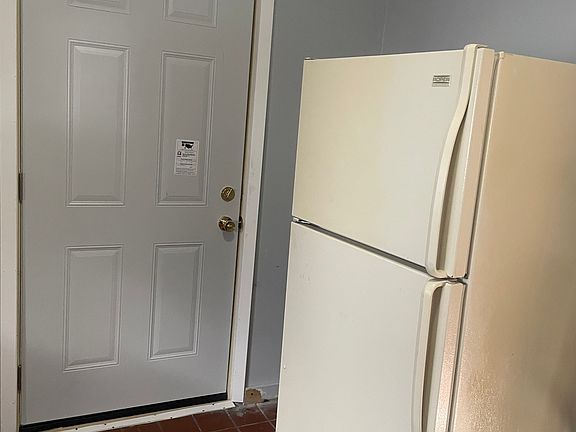 2nd image of 114 E Belmont St