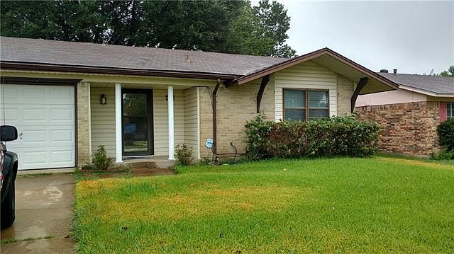 1st image of 1428 E Park Dr
