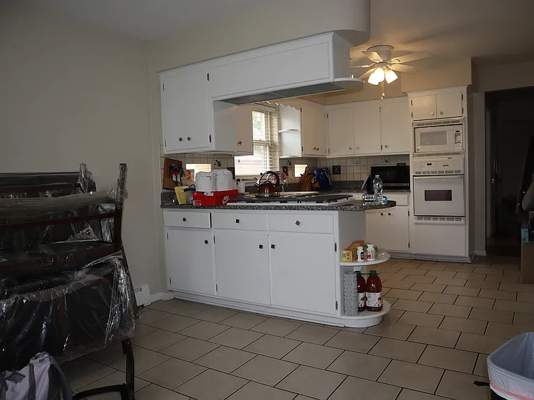 9647 S Sacramento Ave — Photo 6