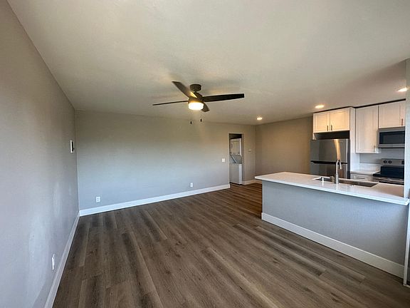 2nd image of 3162 Monroe Ave #30