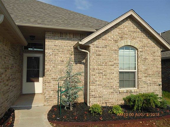 2nd image of 2109 SW Edinburough Dr