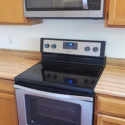 3rd image of 202 S Alder Dr