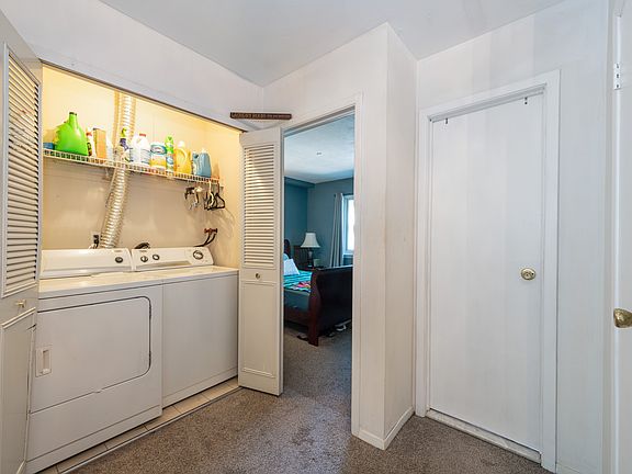 5th image of 56 Zachary Ct