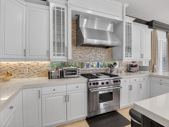 4th image of 9509 New Waterford Cove
