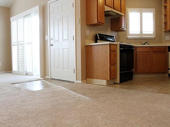 Gas Stove w/ Refrigerator