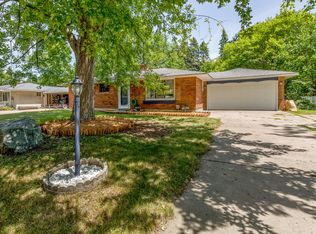 668 Joyceil Dr, Waterford, MI 48328