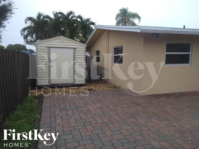 3181 SW 22nd Ct — Photo 12