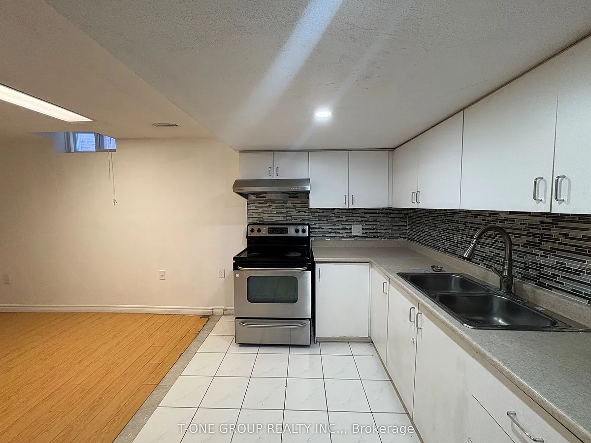 Building Photo - 159 Galbraith Cres #BASEMENT