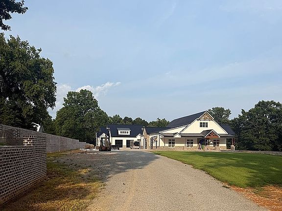 2nd image of 1000 Woodrum Ridge Rd