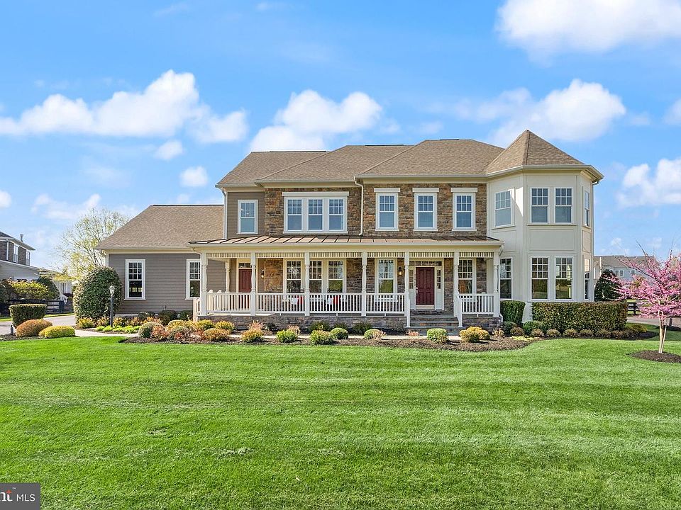1st image of 41960 Barnsdale View Ct