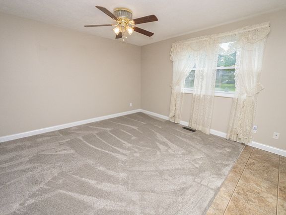 3rd image of 3036 Featherstone Dr