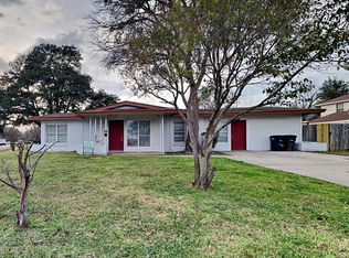 1628 Canterbury Cir, Fort Worth, TX 76112