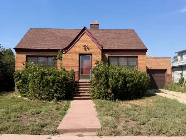 215 Lake St, Chadron, NE 69337