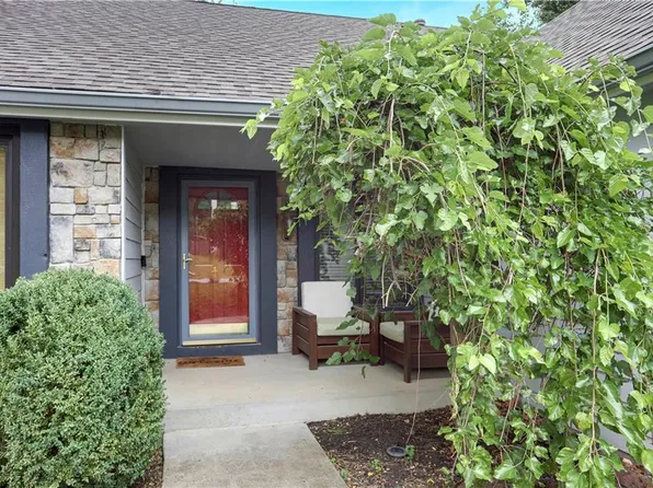 17612 W 113th Ter, Olathe, KS 66061