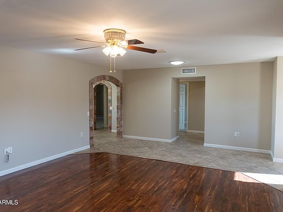4th image of 9714 W AUGUSTA Drive