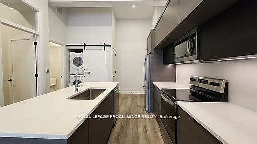 261 Front St #4 — Photo 8