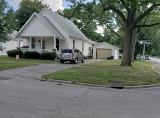 2621 Moultrie Ave, Mattoon, IL 61938