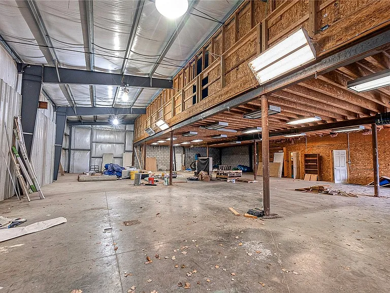 215 Hawk Hill Dr — Photo 13
