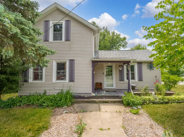 203 E Main St, Carpentersville, IL 60110