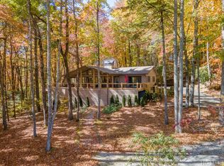 281 Round Hill Rd, Sapphire, NC 28774