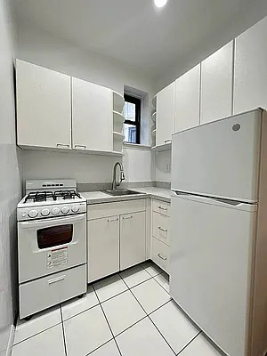 Rented by Bond New York | media 7