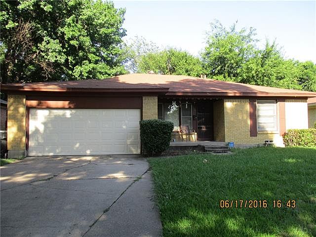 1st image of 1320 Dell Oak Dr