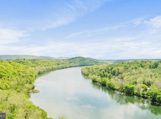 78 River Cliff Dr, Harpers Ferry, WV 25425