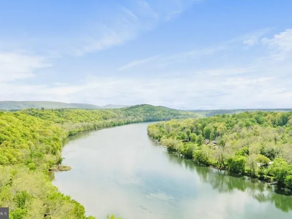 78 River Cliff Dr, Harpers Ferry, WV 25425