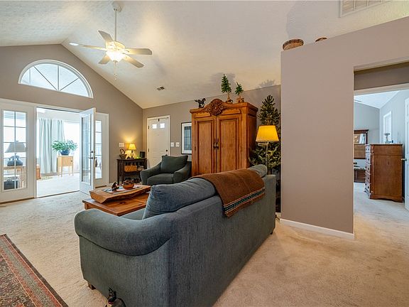 5th image of 139 Edinburgh Village Dr