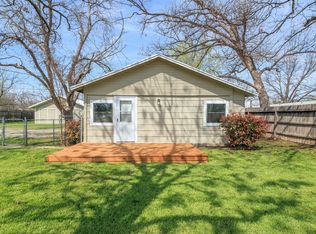 306 W Hall St, Bangs, TX 76823