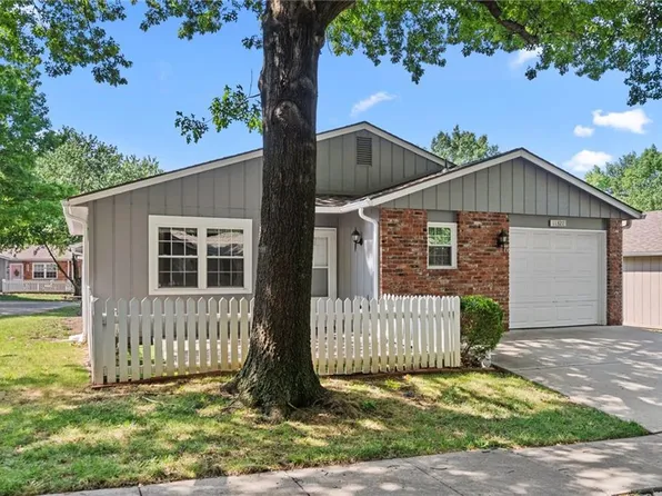 11327 W 77th Ter, Shawnee, KS 66214
