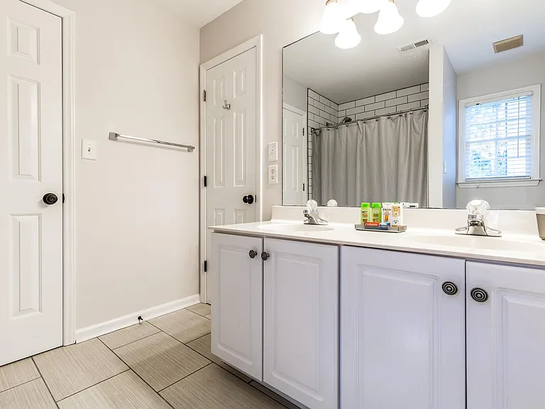 1712 Cheshire Bridge Rd — Photo 15