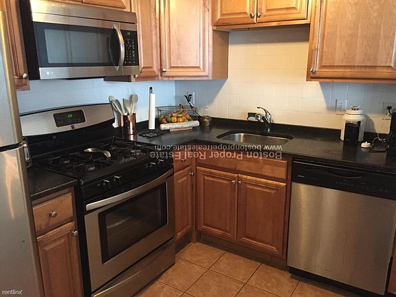 16 Hereford #5 Boston - Back Bay Unit Photo 4