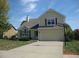 1113 SE Windstar Dr, Lees Summit, MO 64081