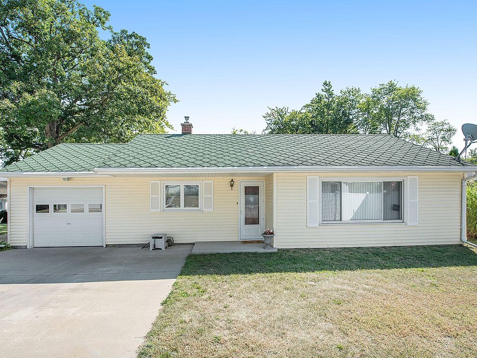 1st image of 14439 Daisy Hill St