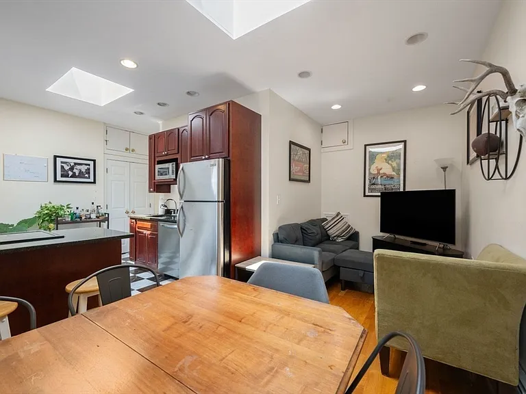 18-20 Marcella St #5 — Photo 10