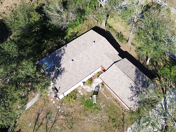 4th image of 2035 NW Genes Little Acres Ave