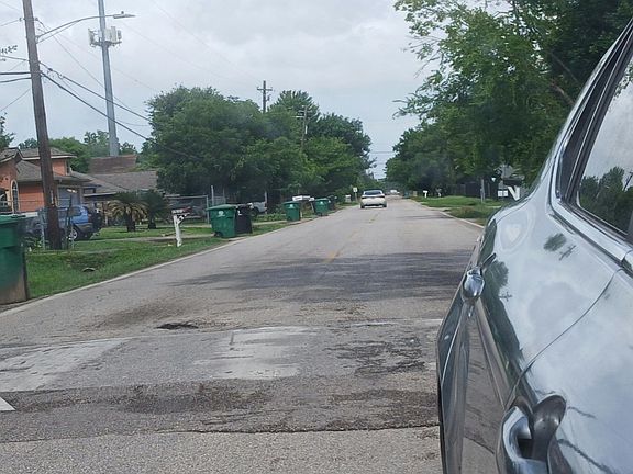 5th image of 1126 Mitchell Rd