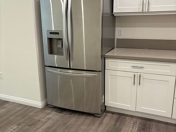4th image of 14143 Burbank Blvd APT 104