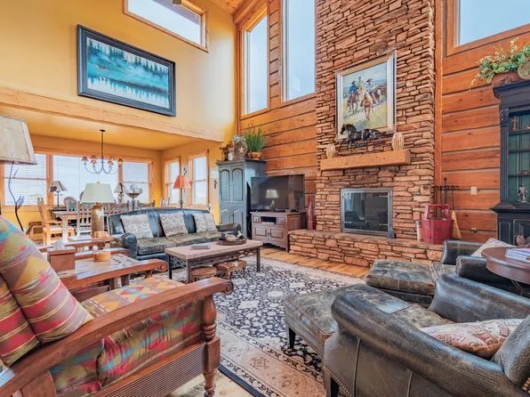 7297 Red Feather Ct, Happy Jack, AZ 86024