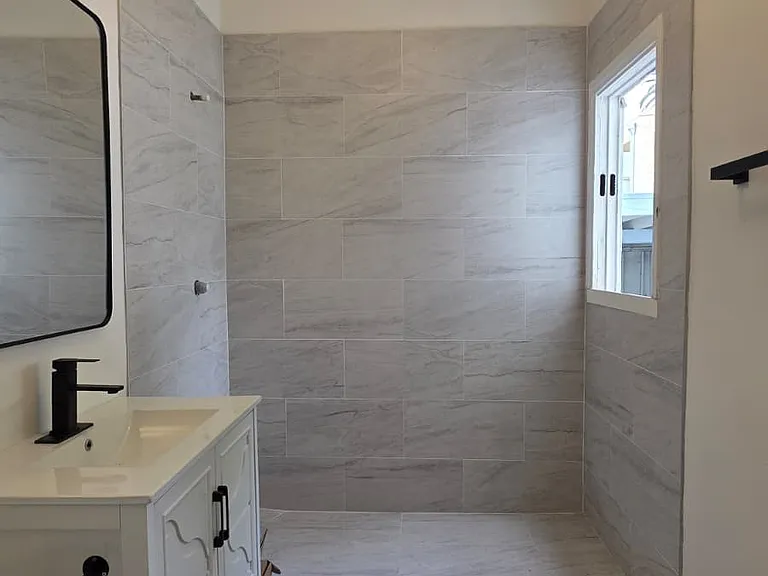 7805 Oakwood Ave — Photo 8