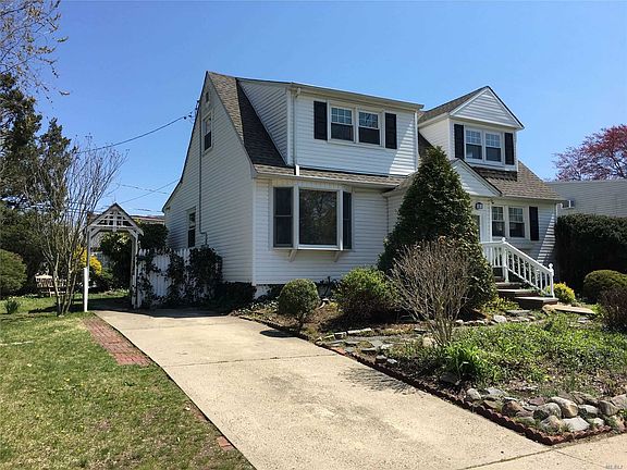 2nd image of 519 Heathcliff Dr