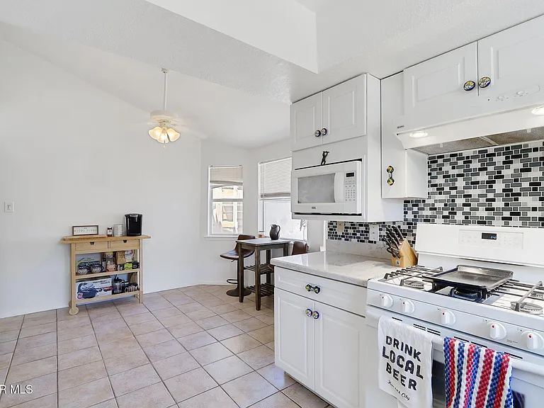 4348 Loma Hermosa Dr — Photo 19