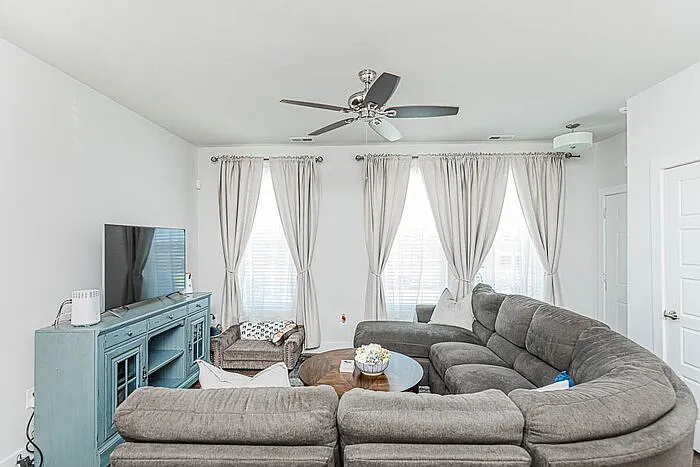 4361 Saunders Station Loop — Photo 4
