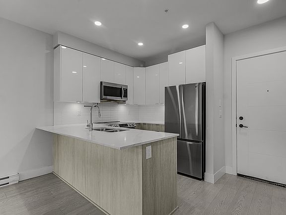 5th image of 5486 199a St #110