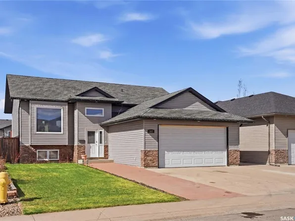 817 Columbia WAY, Martensville, SK S0K 0A2