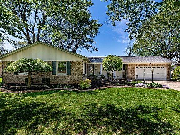 4th image of 8 Maple Ln
